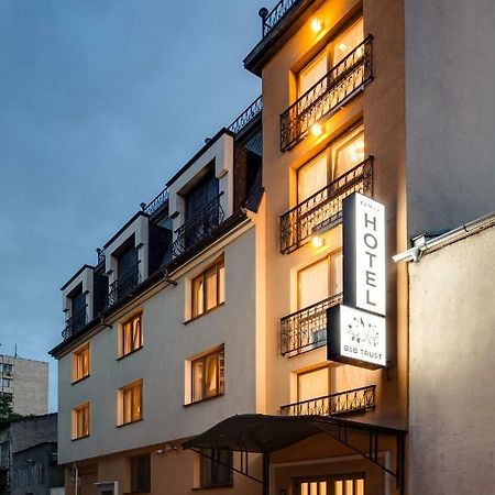 Family Hotel Anna Ρούσε Εξωτερικό φωτογραφία