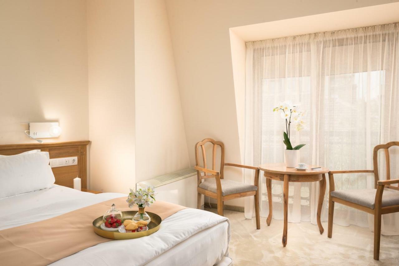 Family Hotel Anna Ρούσε Εξωτερικό φωτογραφία